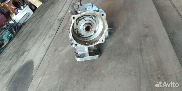 Редуктор угловой