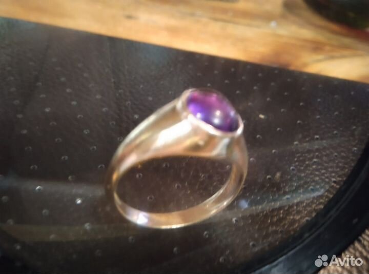 Золотое кольцо мужское с камнем