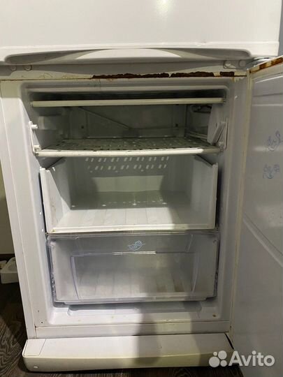 Холодильник indesit