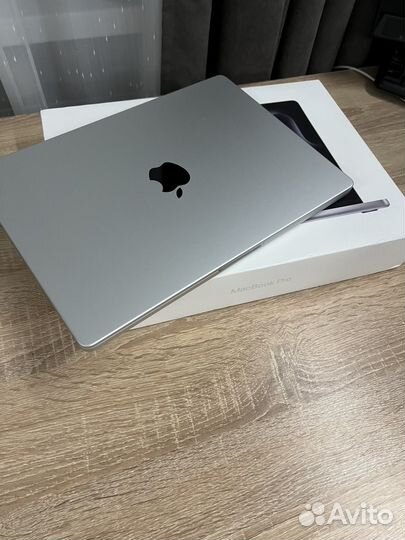 Apple macbook pro 14 m3