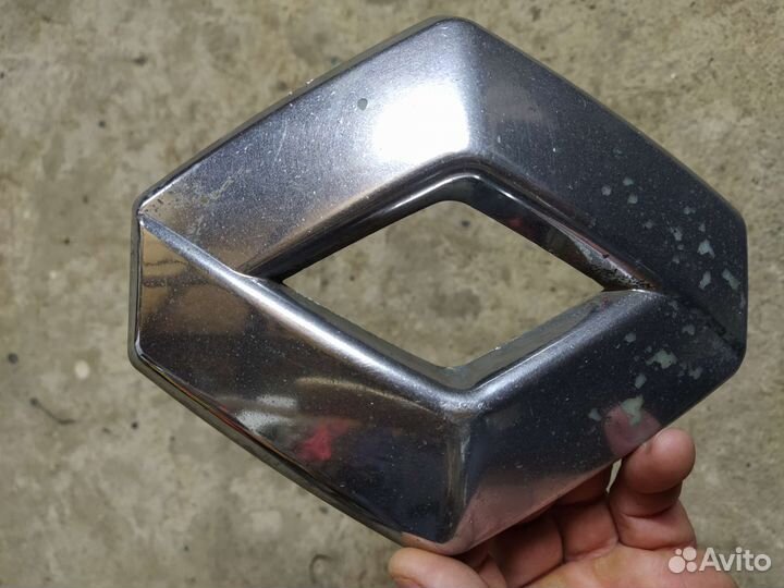 Эмблема renault Logan/Рено Логан решетки радиатора