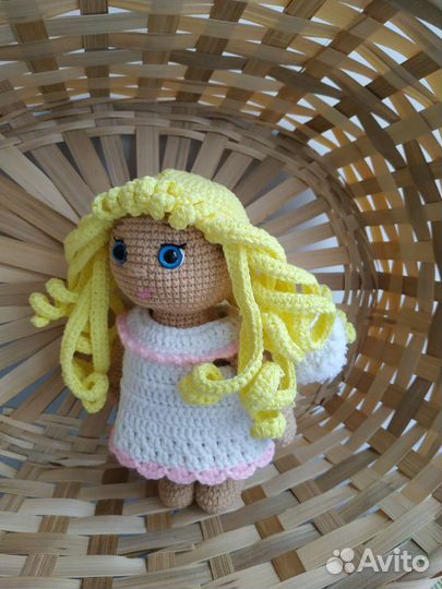 Кукла ангел ручной работы вязаная игрушка