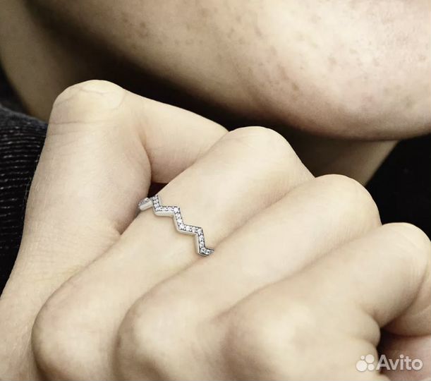 Кольцо Pandora Мерцающий зигзаг