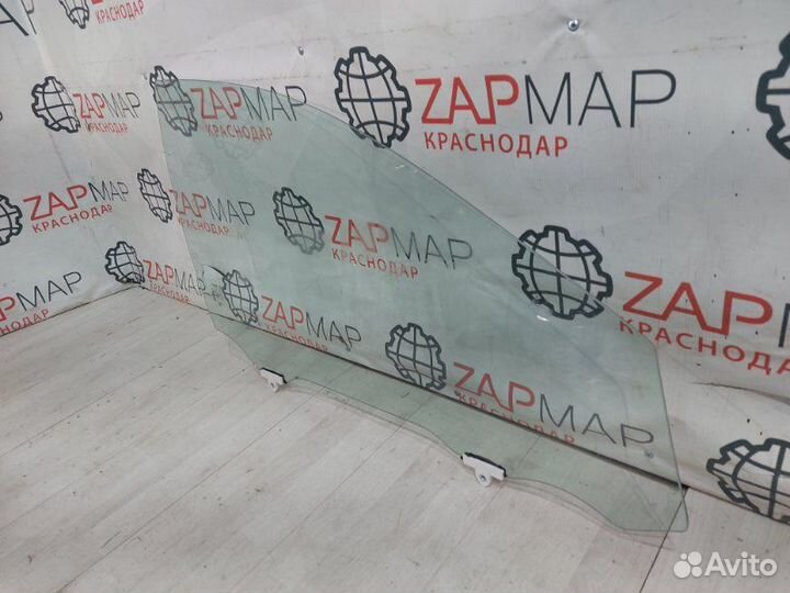 Стекло двери передний правый Toyota Rav 4 XA40