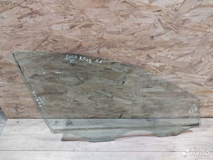 Стекло двери переднее правое Kia Ceed 1 ED