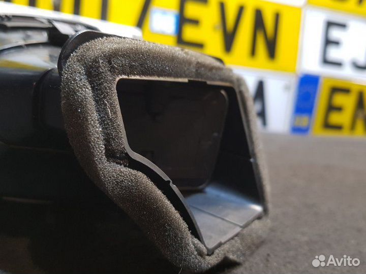 Дефлектор правый Volkswagen Golf купе BSE 1.6 2009