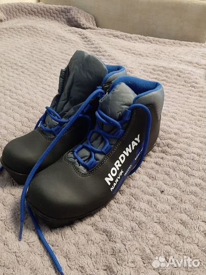 Лыжные ботинки