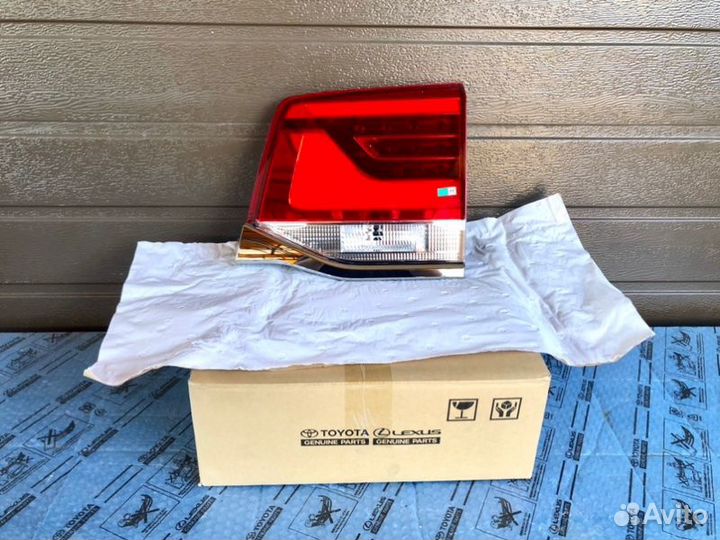 Фонарь багажника задний правый Toyota Lc 200