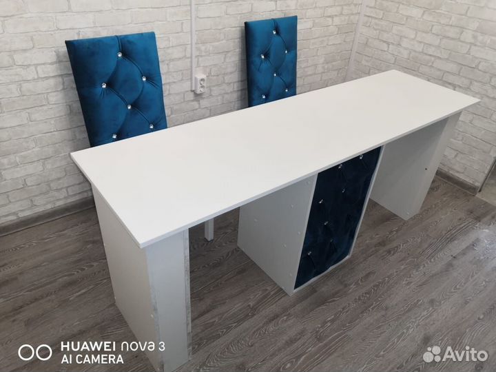 Маникюрный стол