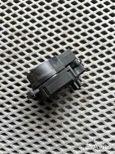 Форд фокус 3 привод заслонки печки av6n19e616aa