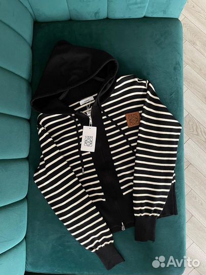 Свитер на молнии