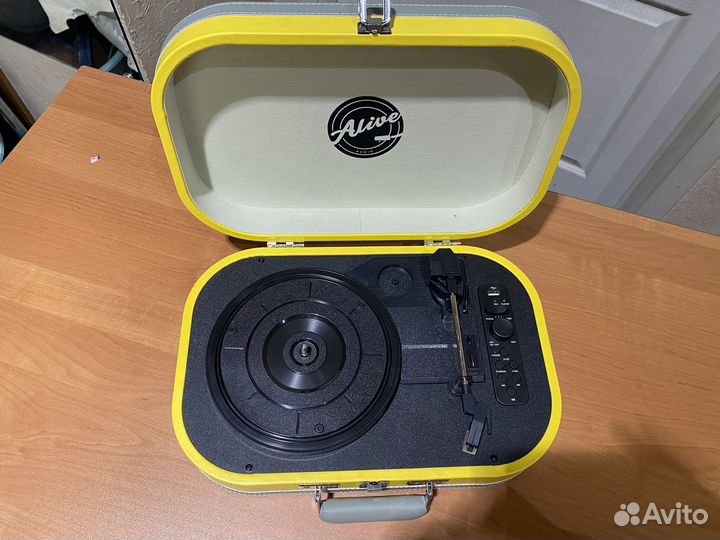 Проигрыватель винила Alive Audio Vintage VNT-02-SC