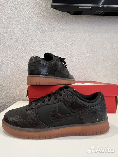 Nike Dunk Low Velvet Brown Black