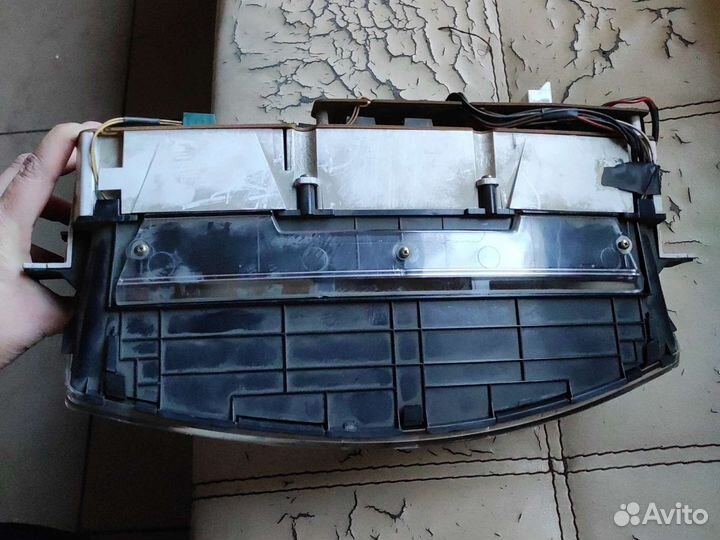 Щиток приборов Mazda Capella Wagon