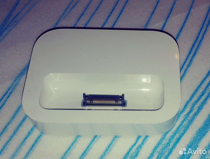 Зарядное устройство подставка для iPhone