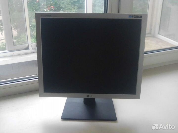 Монитор LG 19 flatron