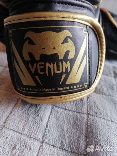 Боксерские перчатки 10 oz venum