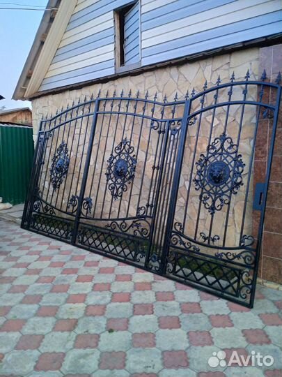 Кованные ворота и калитка
