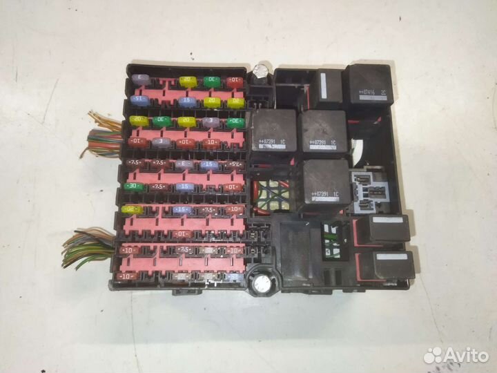 Блок предохранитель Ford Fusion 2002-12