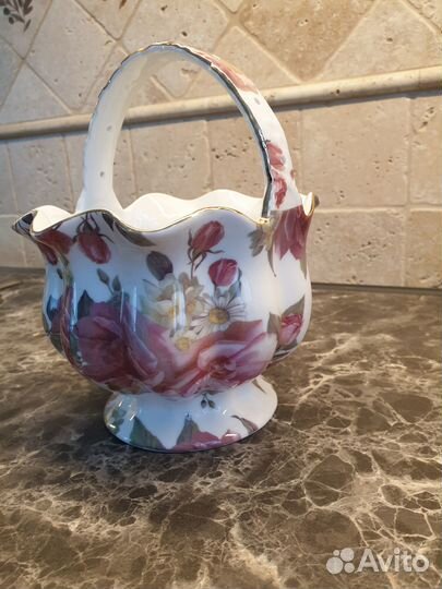 Ваза конфетница с ручкой Роза Фарфор