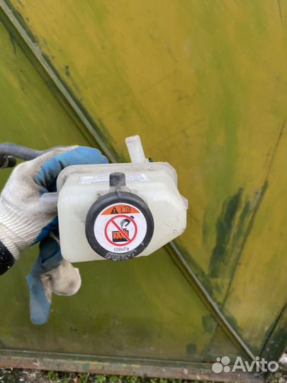 Расширительный бачок Toyota Prius 50/55