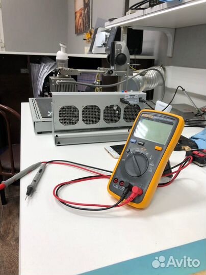 Мастер по ремонту телефонов. Ремонт iPhone Samsung