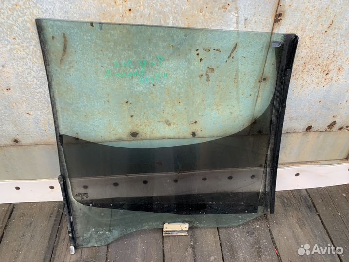 Стекло задние левое Omega A универсал