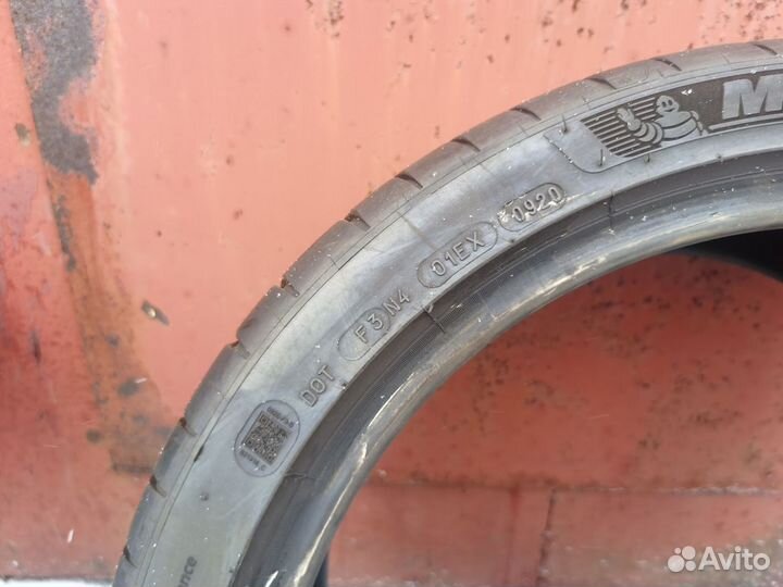 Michelin Pilot Sport 4 S 225/40 R19 и 255/35 R19 96Y