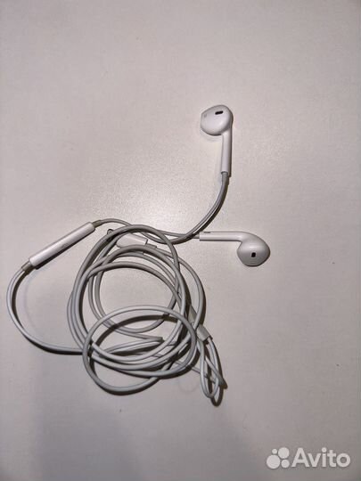 Apple earpods lightning