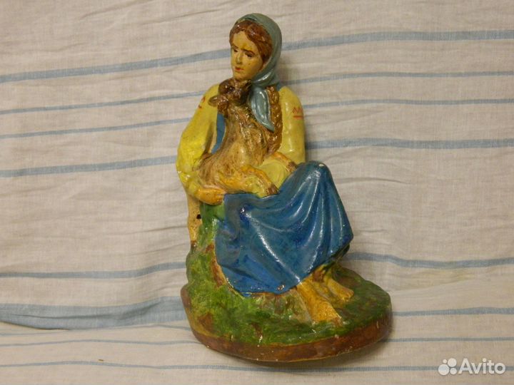 Статуэтка Аленушка с козленком