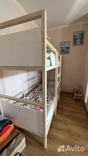 Детская двухярусная кровать