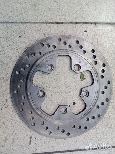 Задний тормозной диск Suzuki GSX-R 1100P 1992