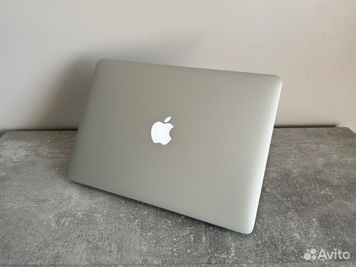 Apple MacBook Air 13 2016 8/128 /Core i5