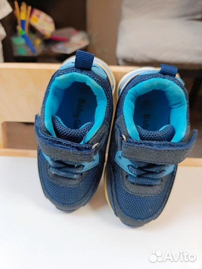 Кроссовки детские 22 размер