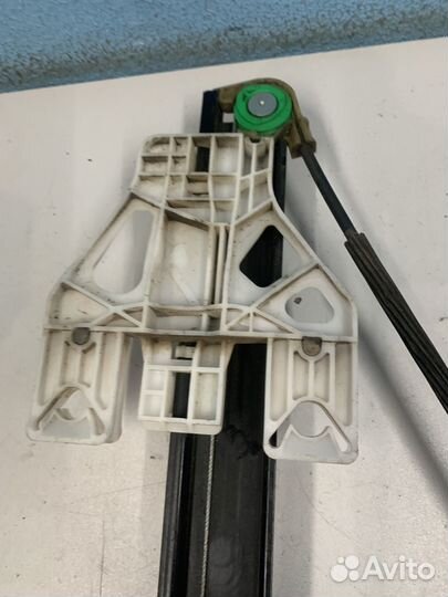 Audi Q5 стеклоподъемник задний левый 8R0839461D