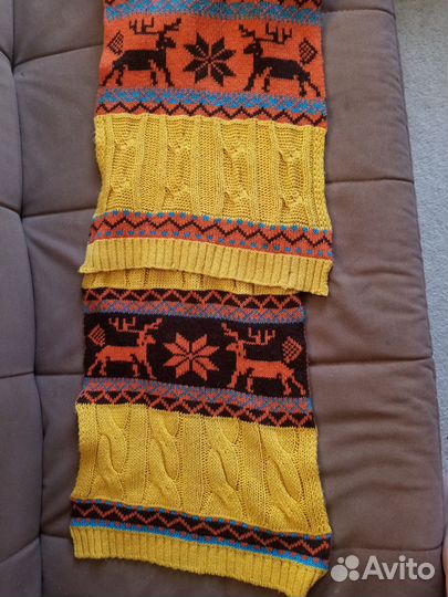 Шарф с оленями