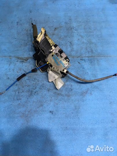 Замок двери передний правый мерседес 2047201835