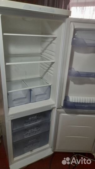 Холодильник Бирюса