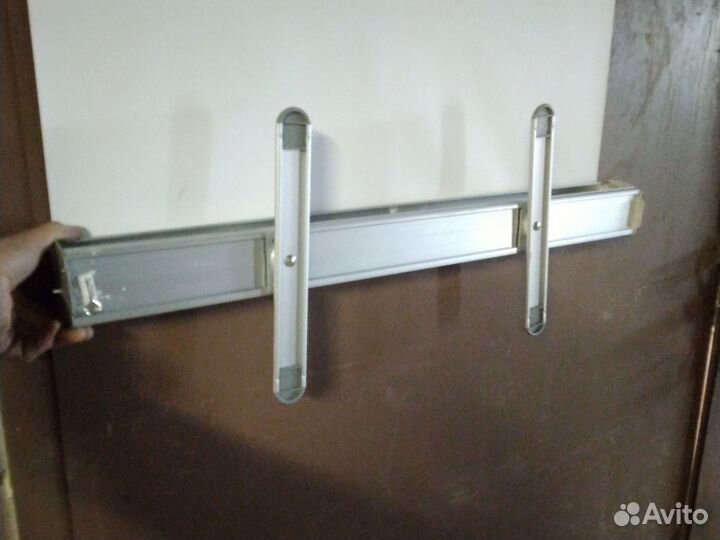 Экран для проектора рулонный