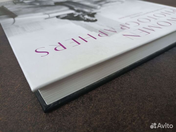 Книга Women photographers в твердой обложке