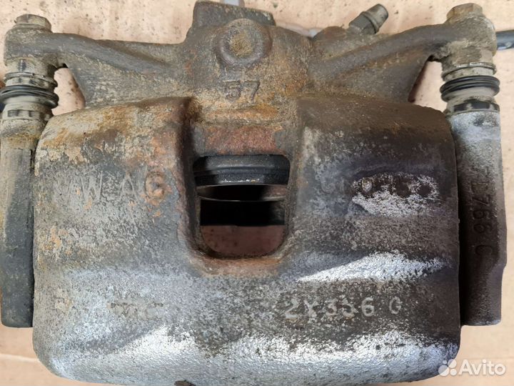 Передние суппорта в сборе Skoda Octavia A8