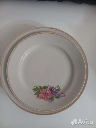 Набор тарелок