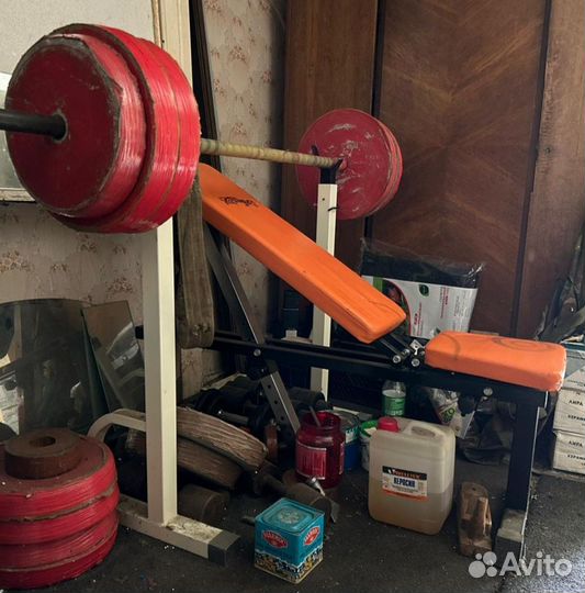Штанга наклонная скамья гантели