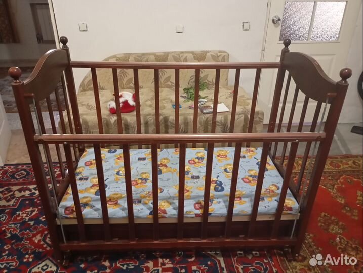 Кроватка детская