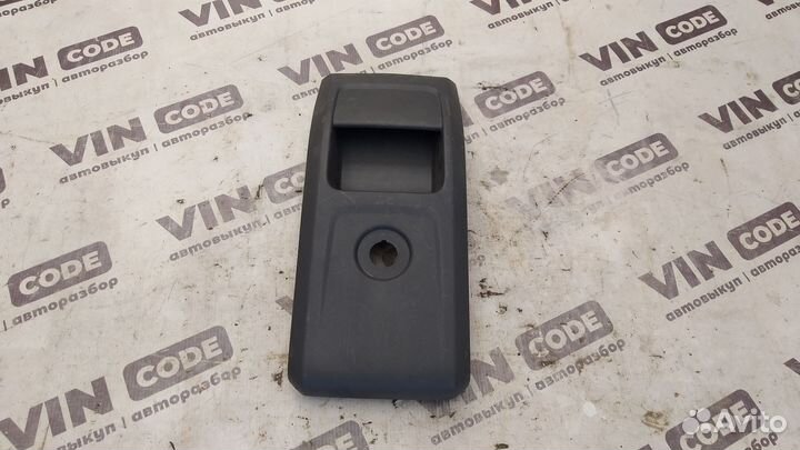 Обшивка центральной консоли задняя Ford Kuga 1