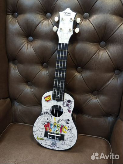 Укулеле сопрано с рисунком