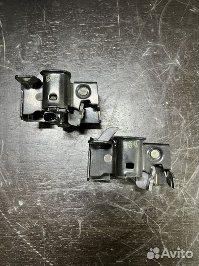 Замок капота мерседес w219