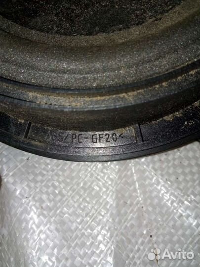 Nissan Navara динамики в дверь