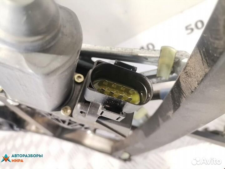 Стеклоподъемник передний правый Audi A6 4A/C4 1996