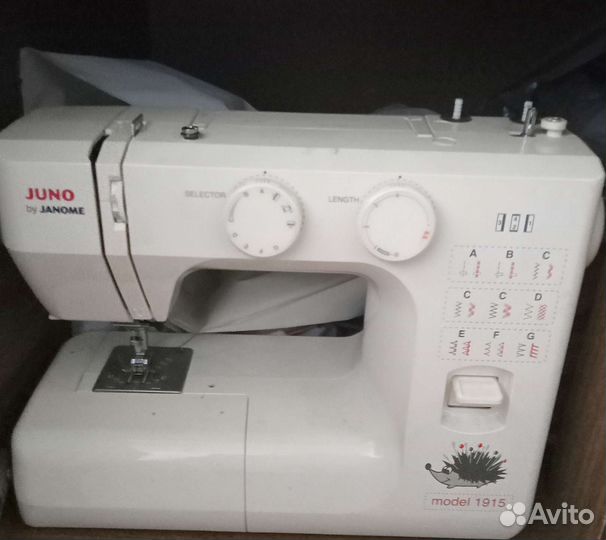 Швейная машина Janome
